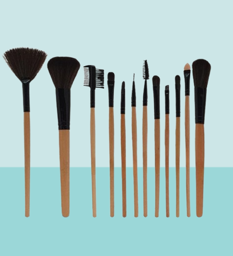 12-piece Professional Makeup Brush Set With Roll-up Pouch – Soft Bristles & Wooden Handles